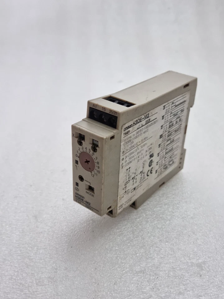 Omron H3DE-M2 Timer 24-230Vac/Dc 0.1s-120h (Used)